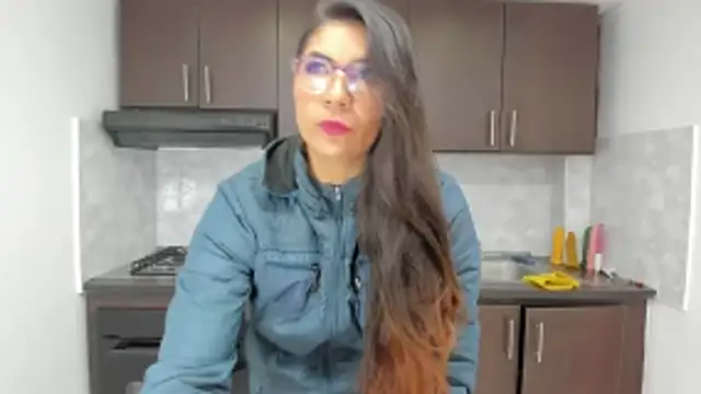 Snapshot of Luna_Dumont chatting on May 19, 2026, 11:17 am Luna Dumont online show from May 19, 2026, 11:17 am