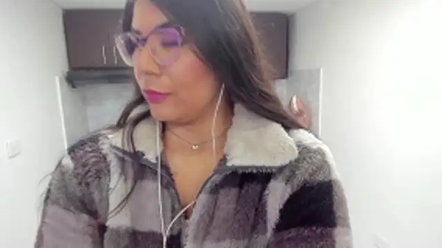 Snapshot of Luna_Dumont chatting on February 24, 2026, 11:00 am Luna Dumont online show from February 24, 2026, 11:00 am