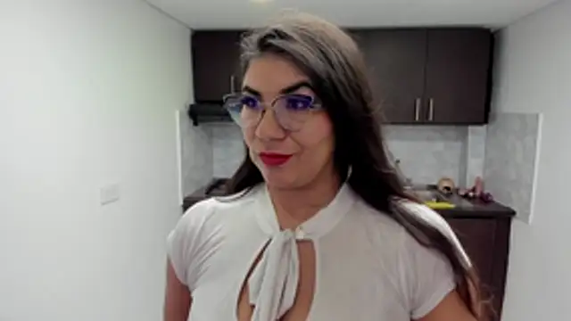 Snapshot of Luna_Dumont chatting on October 28, 2025, 11:09 am Luna Dumont online show from October 28, 2025, 11:09 am