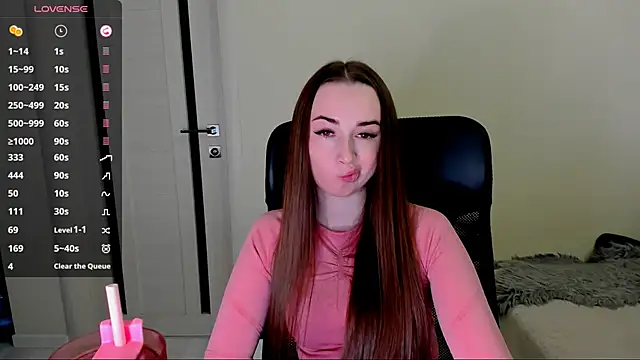 Snapshot of Kimmberr chatting on November 19, 2025, 4:12 am Kimmberr online show from November 19, 2025, 4:12 am