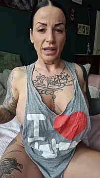 Snapshot of EmilyDiazofficial chatting on November 23, 2025, 11:20 am EmilyDiazofficial online show from November 23, 2025, 11:20 am