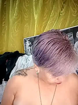 Snapshot of DirtyBIianca chatting on November 12, 2025, 12:53 pm DirtyBIianca online show from November 12, 2025, 12:53 pm