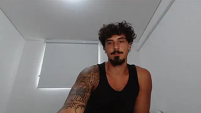 Snapshot of milkoffe chatting on February 20, 2026, 3:36 pm milkoffe online show from February 20, 2026, 3:36 pm