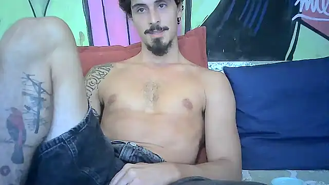 Snapshot of milkoffe chatting on February 19, 2025, 7:26 pm milkoffe online show from February 19, 2025, 7:26 pm