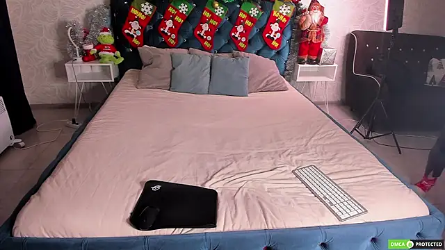 Snapshot of CalvinOwens chatting on December 22, 2025, 9:15 pm CalvinOwens online show from December 22, 2025, 9:15 pm