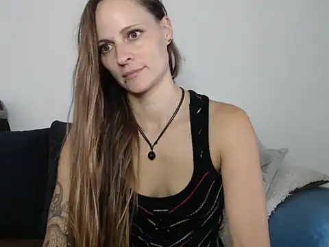 naikah714 online show from October 27, 2025, 12:17 pm