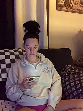 Snapshot of SidneyRaee chatting on November 26, 2025, 1:22 pm SidneyRaee online show from November 26, 2025, 1:22 pm