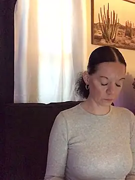 Snapshot of SidneyRaee chatting on December 5, 2025, 5:11 pm SidneyRaee online show from December 5, 2025, 5:11 pm