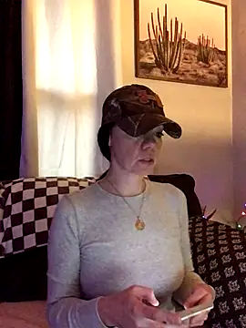 Snapshot of SidneyRaee chatting on November 25, 2025, 6:19 pm SidneyRaee online show from November 25, 2025, 6:19 pm