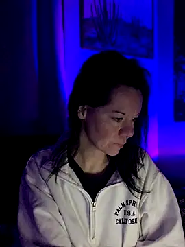 Snapshot of SidneyRaee chatting on November 10, 2025, 11:37 am SidneyRaee online show from November 10, 2025, 11:37 am