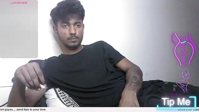 Snapshot of just_fucks chatting on October 25, 2025, 8:20 pm just fucks online show from October 25, 2025, 8:20 pm