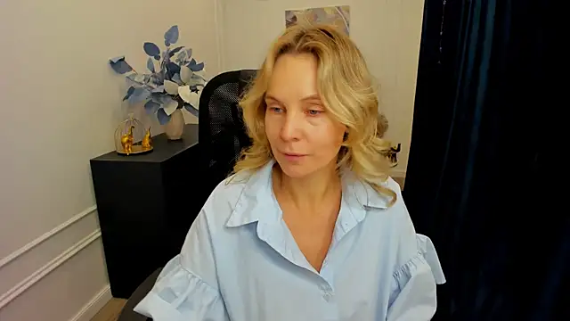 Snapshot of Sinty_Devis chatting on November 30, 2025, 11:33 am Sinty Devis online show from November 30, 2025, 11:33 am