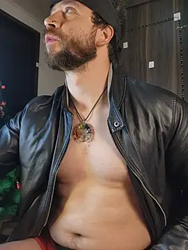 Snapshot of just_maxii chatting on December 17, 2025, 11:54 pm just maxii online show from December 17, 2025, 11:54 pm