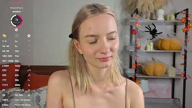 Snapshot of IdaValenti chatting on November 8, 2025, 11:08 pm IdaValenti online show from November 8, 2025, 11:08 pm