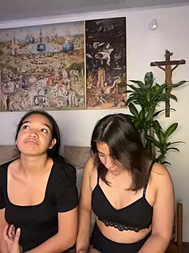 Snapshot of Nina-Eros1 chatting on February 15, 2026, 12:33 am Nina-Eros1 online show from February 15, 2026, 12:33 am