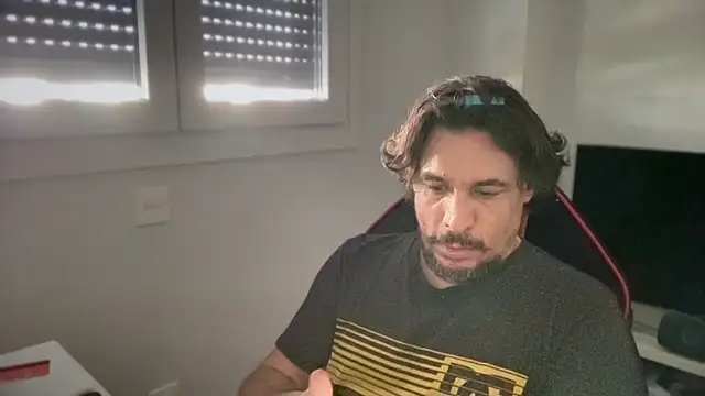 ManuMata online show from October 22, 2025, 2:16 pm