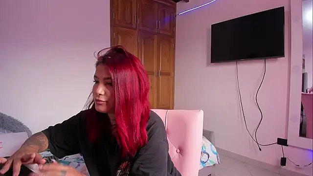 alison18  online show from November 14, 2025, 5:49 pm