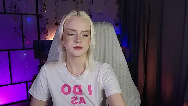 ImBonBon online show from April 12, 2026, 12:14 am