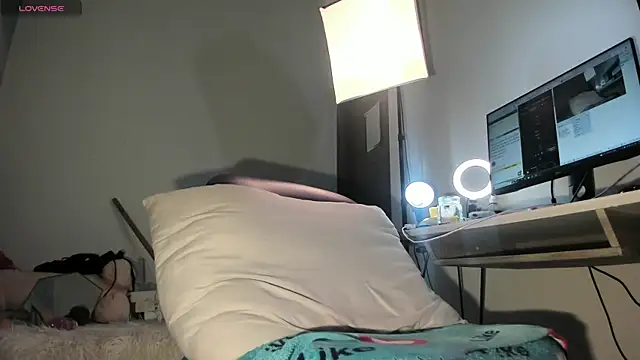 Snapshot of Nata_bernett chatting on November 21, 2025, 10:20 pm Nata bernett online show from November 21, 2025, 10:20 pm