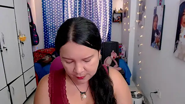 Snapshot of claryssa_ chatting on November 7, 2025, 8:13 pm claryssa online show from November 7, 2025, 8:13 pm