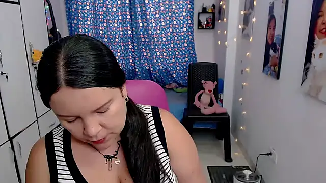 Snapshot of claryssa_ chatting on October 15, 2025, 7:44 pm claryssa online show from October 15, 2025, 7:44 pm