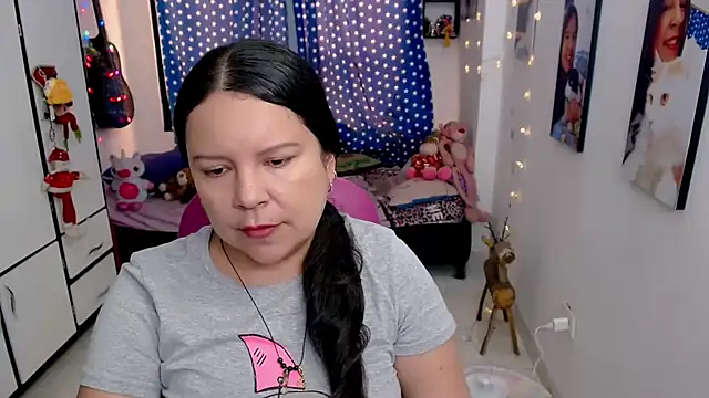 Snapshot of claryssa_ chatting on February 19, 2026, 8:39 pm claryssa online show from February 19, 2026, 8:39 pm