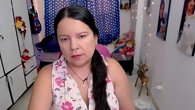 Snapshot of claryssa_ chatting on February 5, 2026, 7:53 pm claryssa online show from February 5, 2026, 7:53 pm