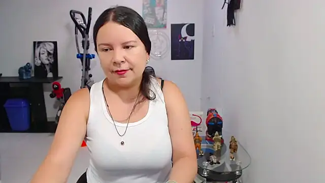 Snapshot of claryssa_ chatting on June 1, 2026, 8:41 pm claryssa online show from June 1, 2026, 8:41 pm