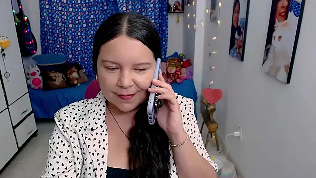 claryssa  online show from March 8, 2026, 9:18 pm