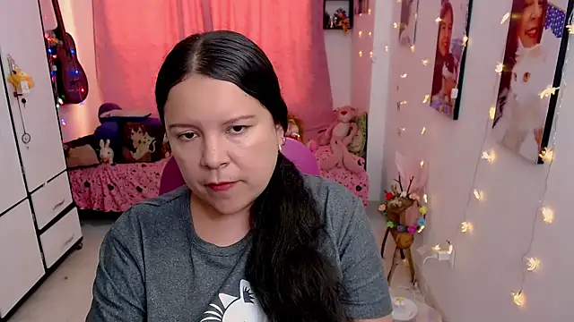 Snapshot of claryssa_ chatting on May 2, 2026, 8:25 pm claryssa online show from May 2, 2026, 8:25 pm