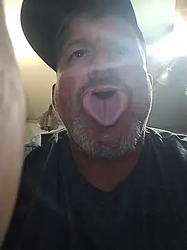 Snapshot of bigdoog8 chatting on June 3, 2026, 10:25 pm bigdoog8 online show from June 3, 2026, 10:25 pm