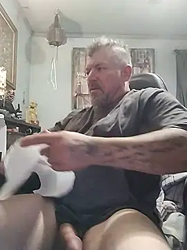 Snapshot of bigdoog8 chatting on June 10, 2026, 10:55 pm bigdoog8 online show from June 10, 2026, 10:55 pm
