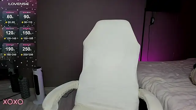 Snapshot of Mariella_Adamss chatting on October 9, 2025, 1:33 pm Mariella Adamss online show from October 9, 2025, 1:33 pm