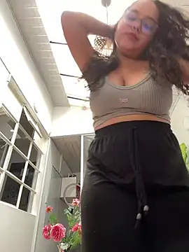 CurlyGirl 1 online show from February 20, 2025, 5:52 pm