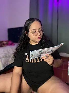 Snapshot of CurlyGirl_1 chatting on February 28, 2026, 11:48 pm CurlyGirl 1 online show from February 28, 2026, 11:48 pm