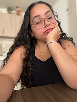 Snapshot of CurlyGirl_1 chatting on January 7, 2026, 7:41 pm CurlyGirl 1 online show from January 7, 2026, 7:41 pm