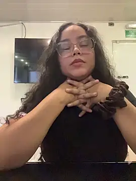 CurlyGirl 1 online show from November 14, 2025, 10:13 pm