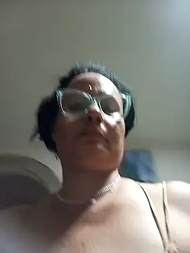 Snapshot of Eunice73 chatting on December 10, 2024, 10:37 pm Eunice73 online show from December 10, 2024, 10:37 pm