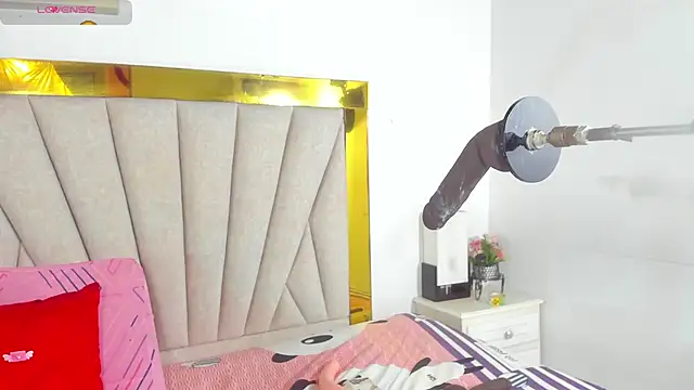 Snapshot of angel_dthroatt chatting on December 11, 2024, 3:05 pm angel dthroatt online show from December 11, 2024, 3:05 pm