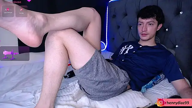 Snapshot of henry_diiaz chatting on March 22, 2025, 2:47 pm henry diiaz online show from March 22, 2025, 2:47 pm