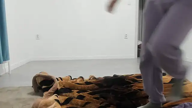 Snapshot of Hottalicia2 chatting on November 17, 2025, 4:33 pm Hottalicia2 online show from November 17, 2025, 4:33 pm