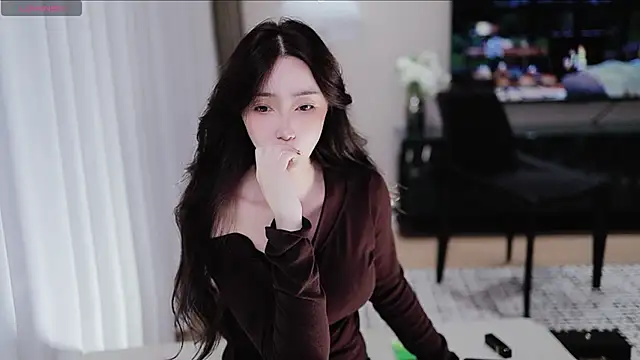 Snapshot of -Aricia- chatting on September 14, 2025, 3:23 pm -Aricia- online show from September 14, 2025, 3:23 pm