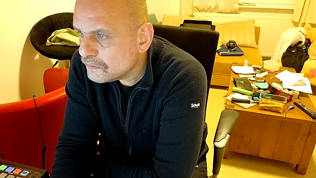 Snapshot of Jeflitschte@xh chatting on March 3, 2026, 6:15 pm Jeflitschtexh online show from March 3, 2026, 6:15 pm