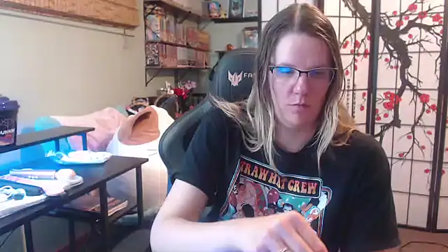 Snapshot of Sarahtineke chatting on March 2, 2026, 12:22 am Sarahtineke online show from March 2, 2026, 12:22 am