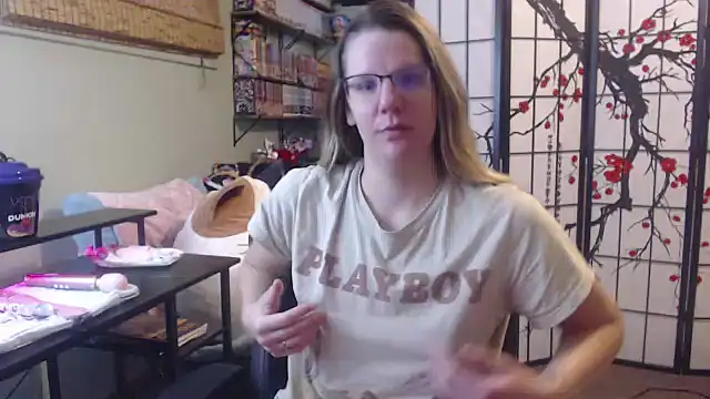 Snapshot of Sarahtineke chatting on February 27, 2026, 2:17 pm Sarahtineke online show from February 27, 2026, 2:17 pm