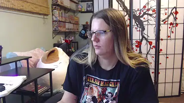 Snapshot of Sarahtineke chatting on February 10, 2026, 6:18 pm Sarahtineke online show from February 10, 2026, 6:18 pm