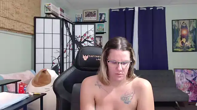 Snapshot of Sarahtineke chatting on October 30, 2025, 11:23 pm Sarahtineke online show from October 30, 2025, 11:23 pm