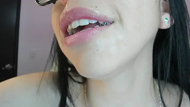 Katty mouth online show from April 15, 2026, 7:58 pm