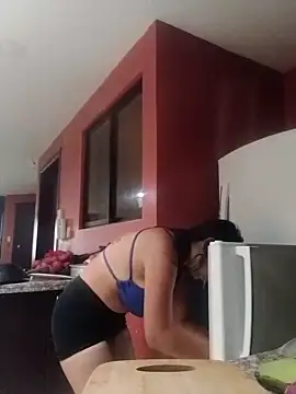 Snapshot of VivienAndClark chatting on September 16, 2025, 3:35 pm VivienAndClark online show from September 16, 2025, 3:35 pm