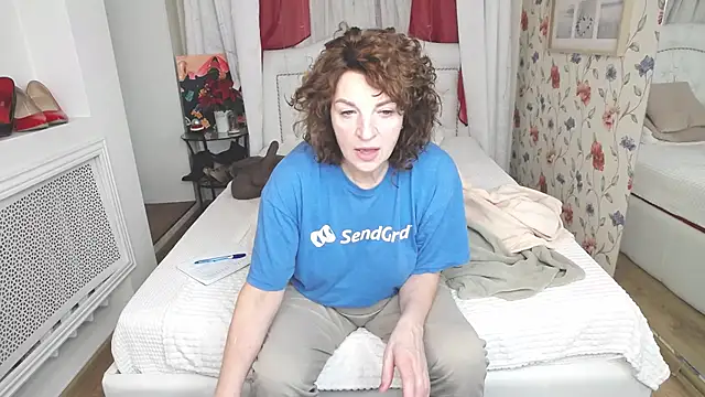 Snapshot of AmiHotGranny chatting on February 17, 2026, 5:38 am AmiHotGranny online show from February 17, 2026, 5:38 am